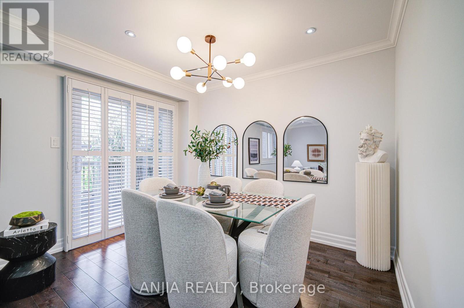 92 Baywood Court, Markham (Royal Orchard), Ontario  L3T 5W3 - Photo 19 - N12521704