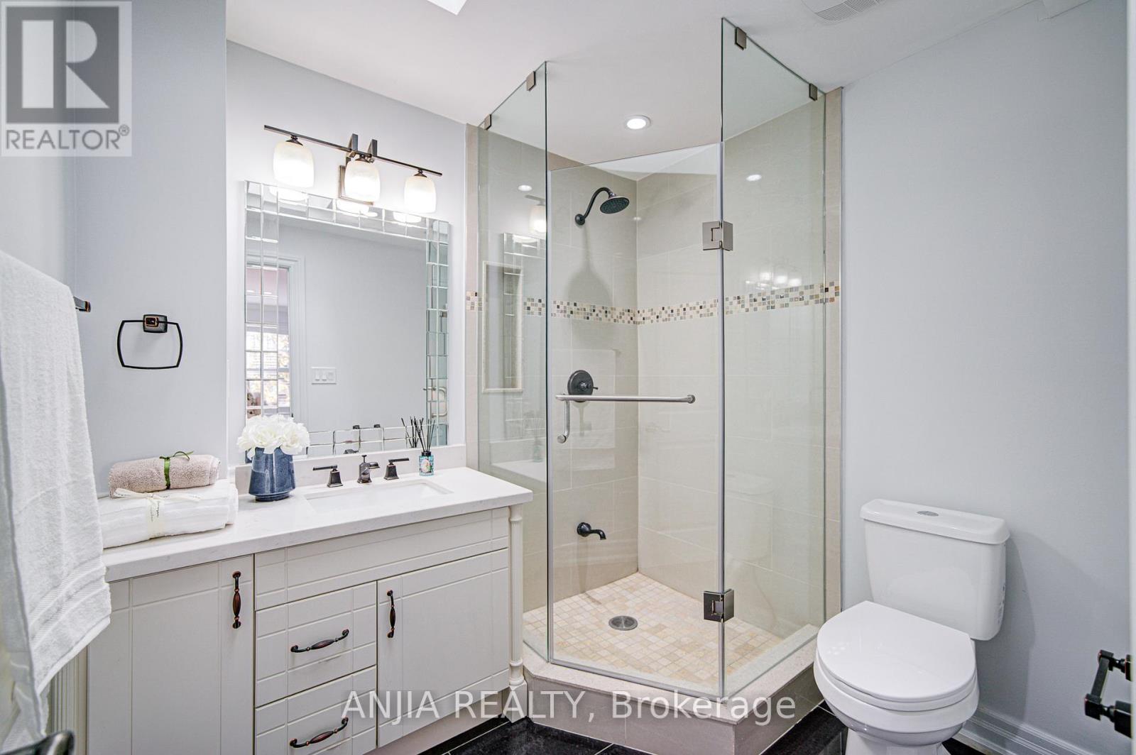 92 Baywood Court, Markham (Royal Orchard), Ontario  L3T 5W3 - Photo 27 - N12521704