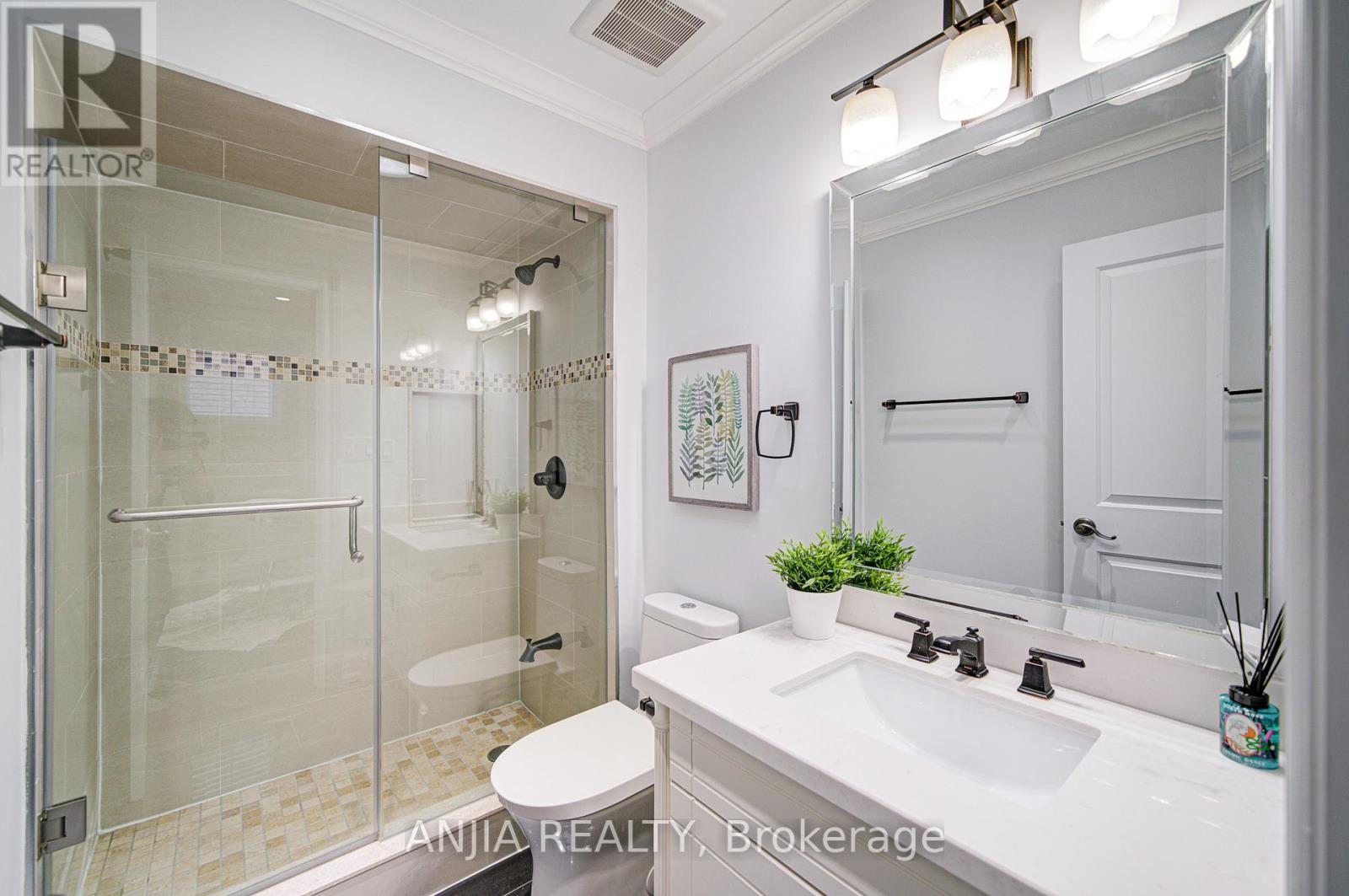 92 Baywood Court, Markham (Royal Orchard), Ontario  L3T 5W3 - Photo 29 - N12521704