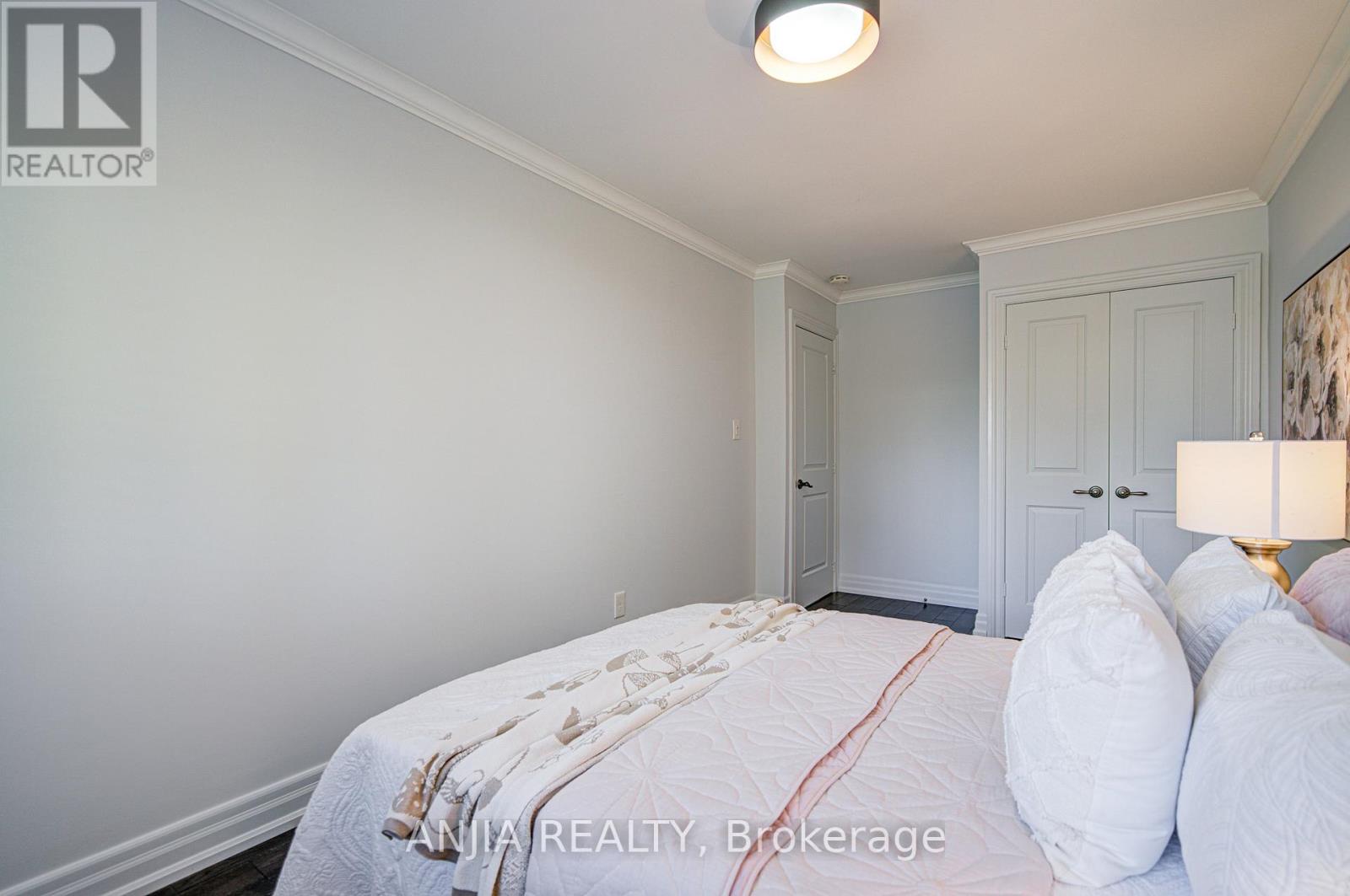 92 Baywood Court, Markham (Royal Orchard), Ontario  L3T 5W3 - Photo 30 - N12521704