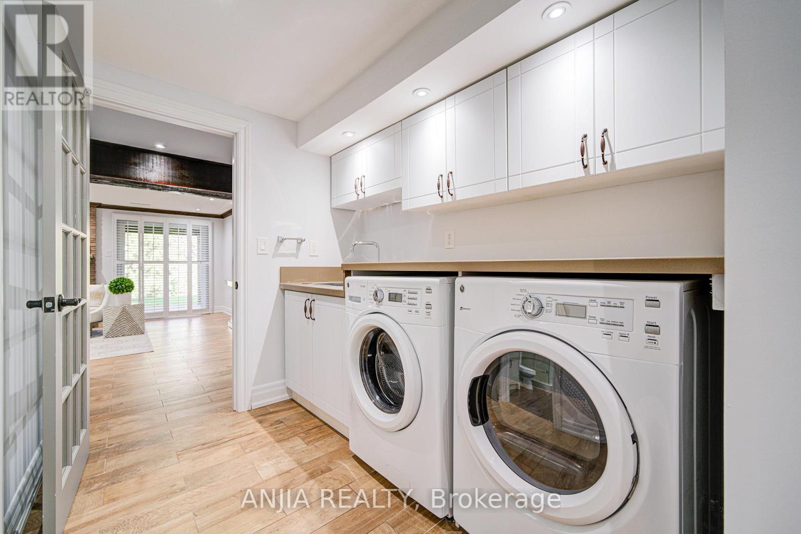 92 Baywood Court, Markham (Royal Orchard), Ontario  L3T 5W3 - Photo 35 - N12521704