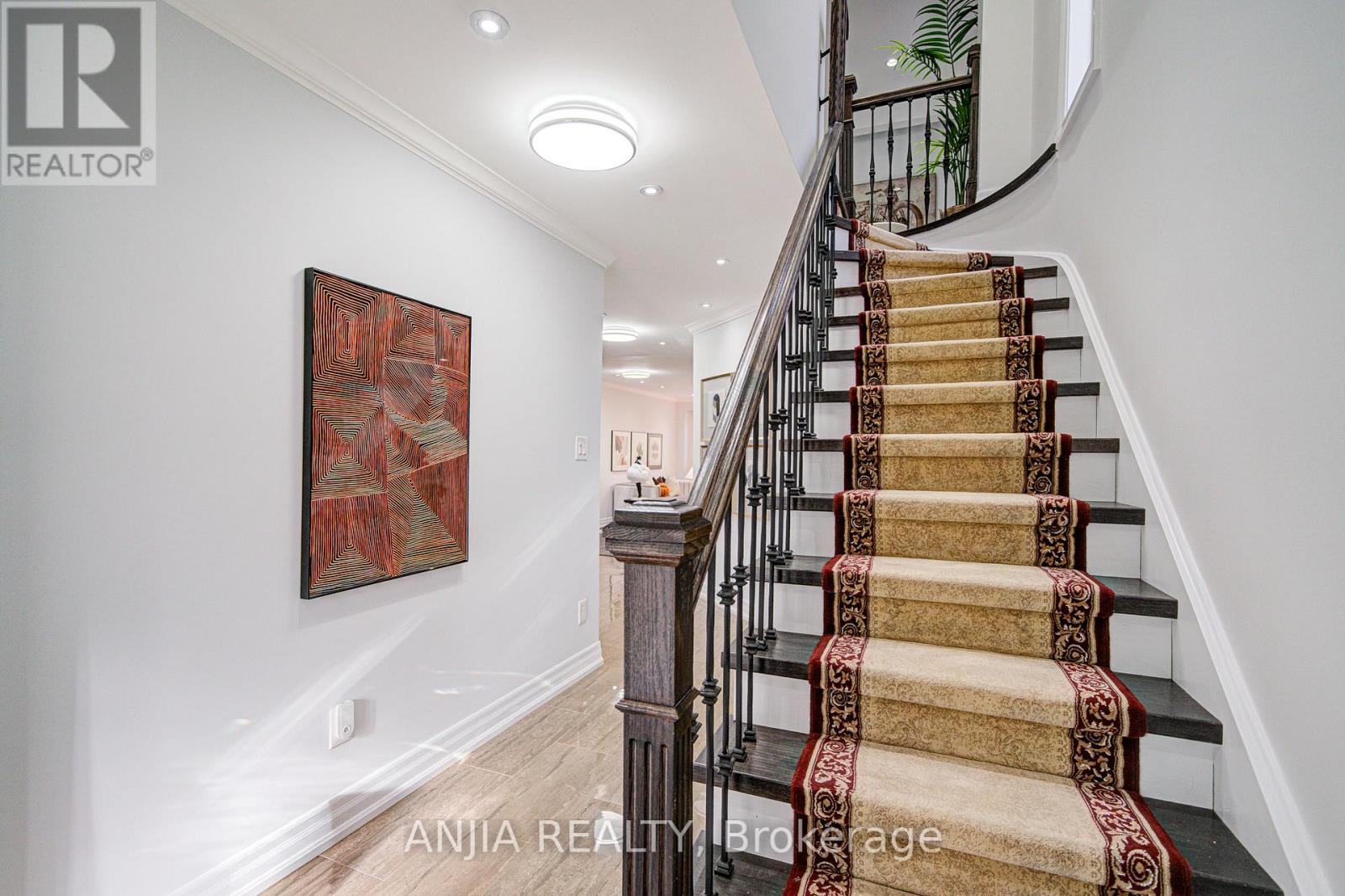 92 Baywood Court, Markham (Royal Orchard), Ontario  L3T 5W3 - Photo 44 - N12521704