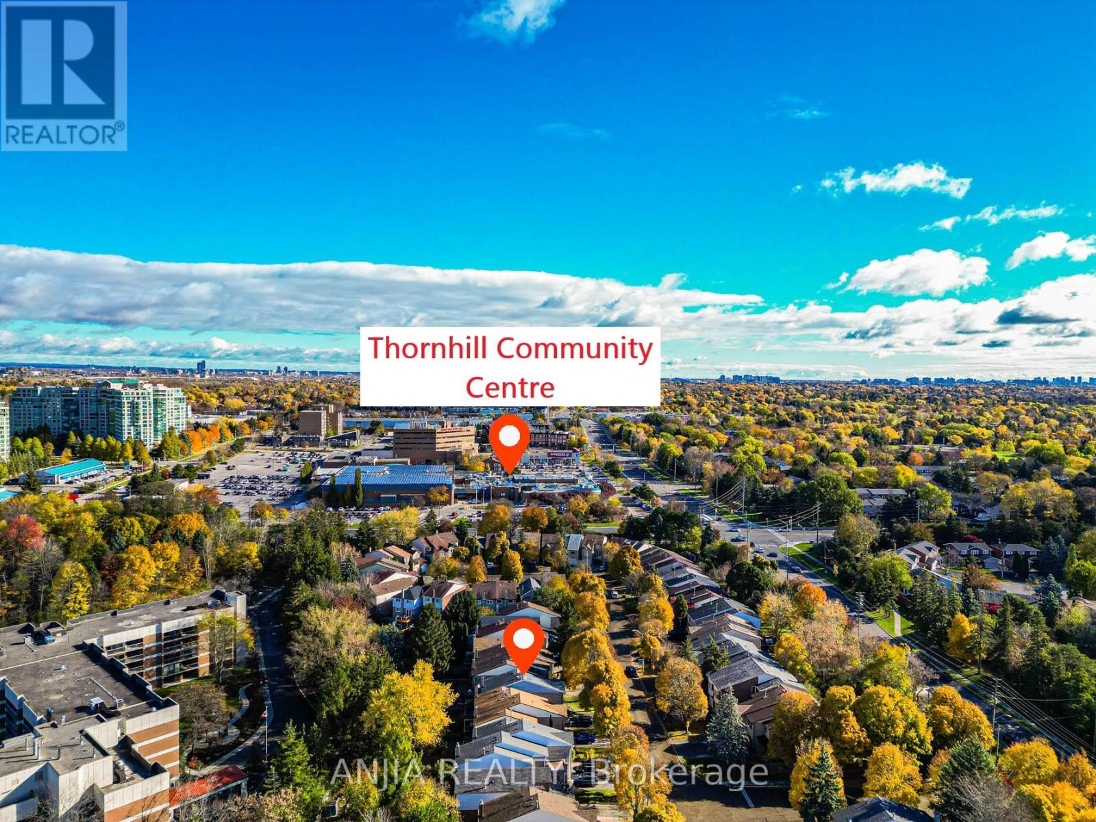 92 Baywood Court, Markham (Royal Orchard), Ontario  L3T 5W3 - Photo 5 - N12521704