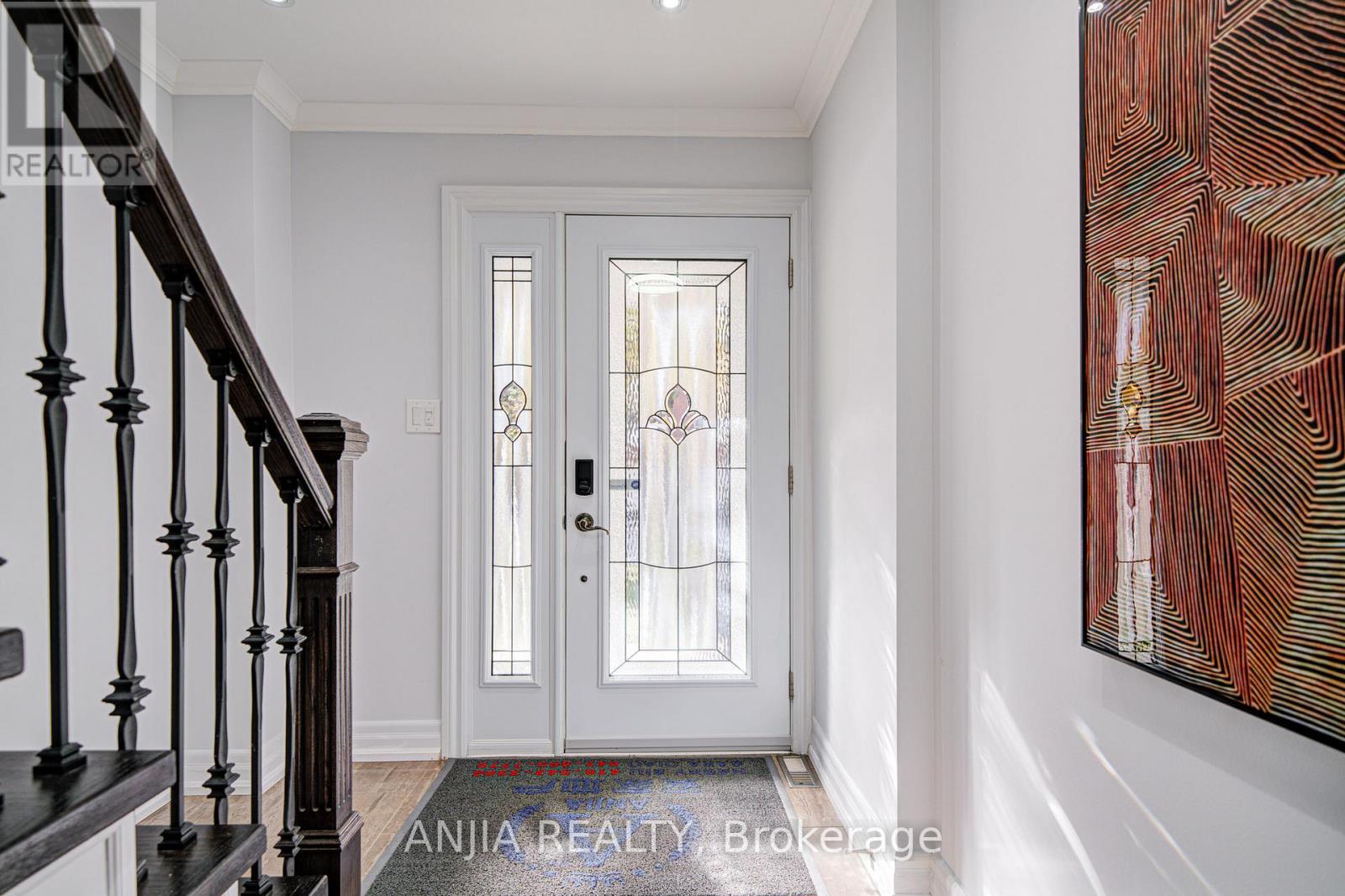 92 Baywood Court, Markham (Royal Orchard), Ontario  L3T 5W3 - Photo 7 - N12521704