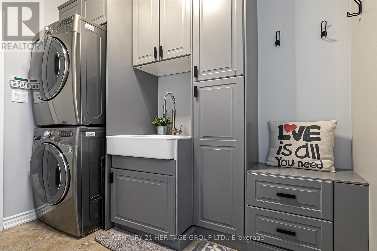 3 Cheltonwood Court, East Gwillimbury, Ontario  L0G 1M0 - Photo 13 - N12521728