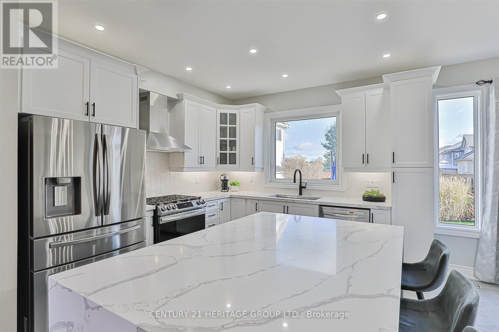 3 Cheltonwood Court, East Gwillimbury, Ontario  L0G 1M0 - Photo 8 - N12521728