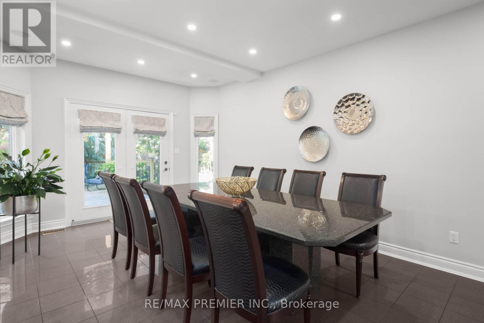 90 Shamrock Crescent, Vaughan, Ontario  L4H 1A3 - Photo 13 - N12521756