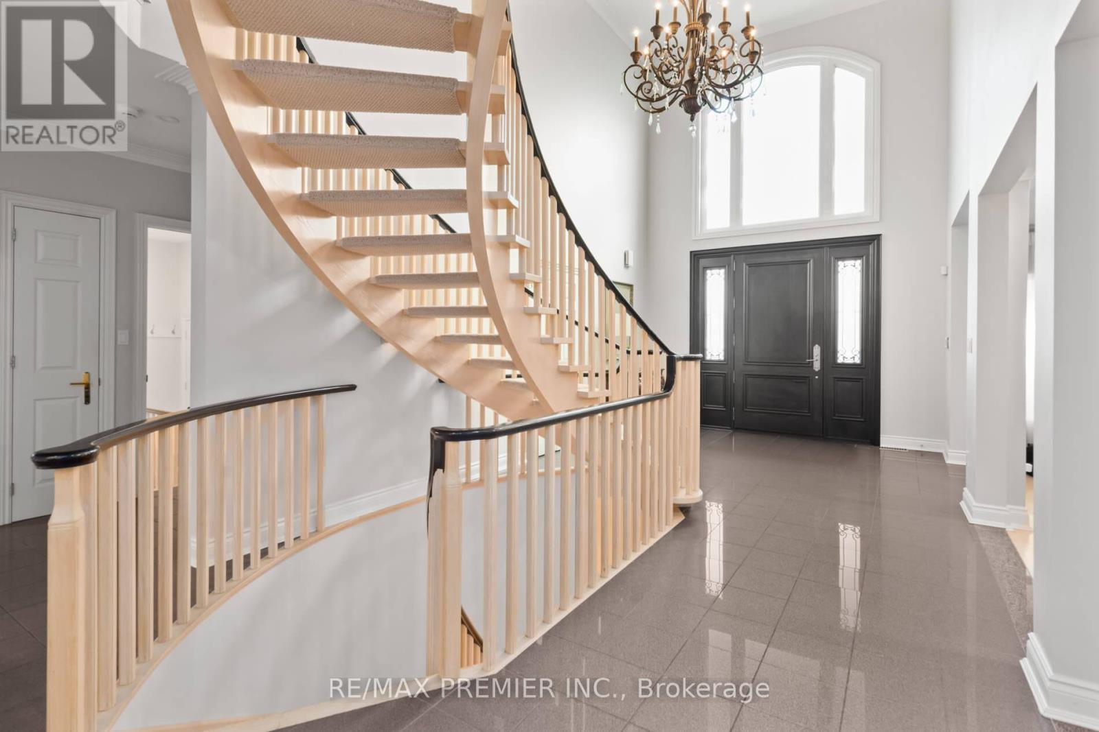 90 Shamrock Crescent, Vaughan, Ontario  L4H 1A3 - Photo 4 - N12521756