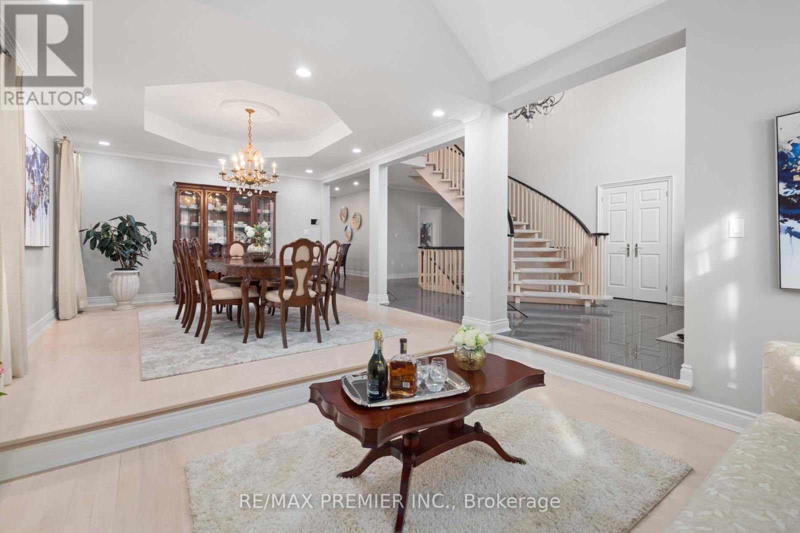 90 Shamrock Crescent, Vaughan, Ontario  L4H 1A3 - Photo 7 - N12521756