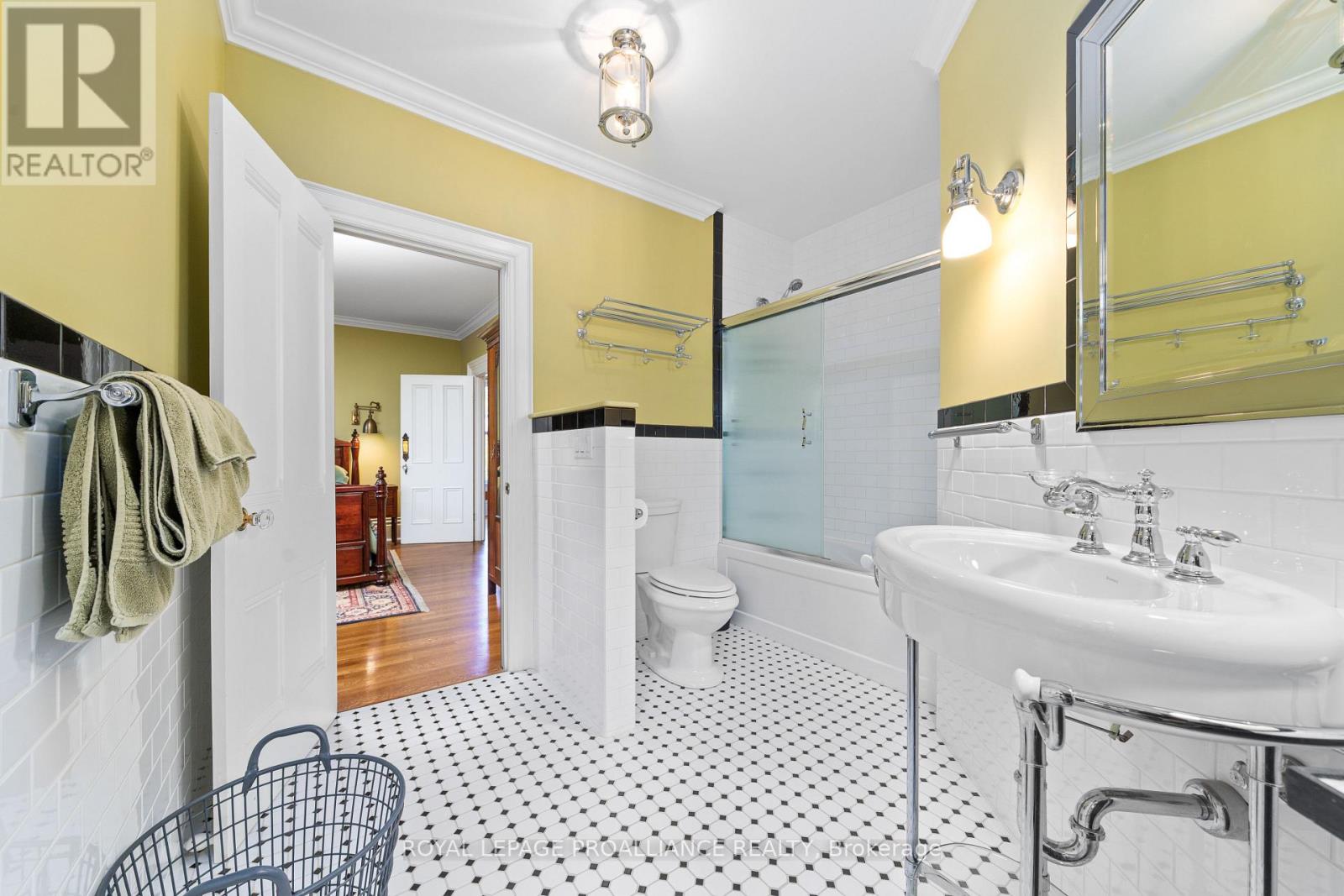 79 West Mary Street, Prince Edward County, Ontario K0K 2T0 - Photo 24 - X12519578