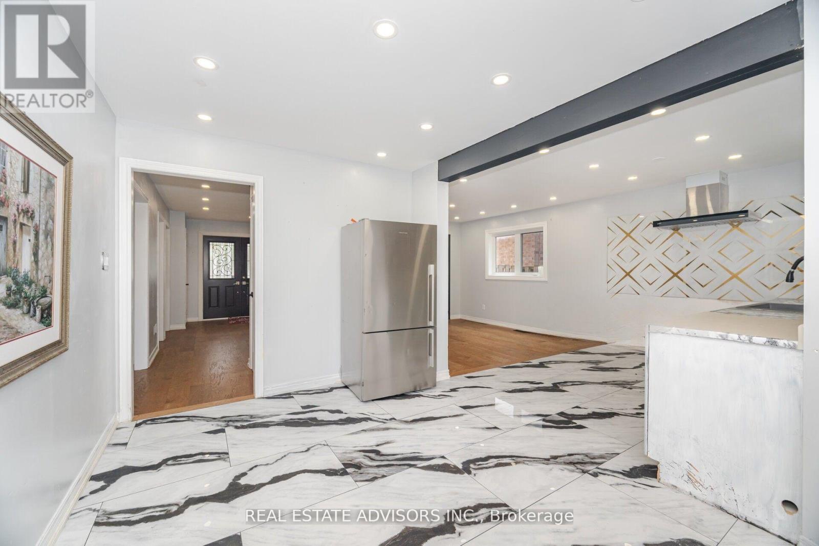 186 Ferndale Drive S, Barrie, Ontario  L4N 8A1 - Photo 12 - S12521720