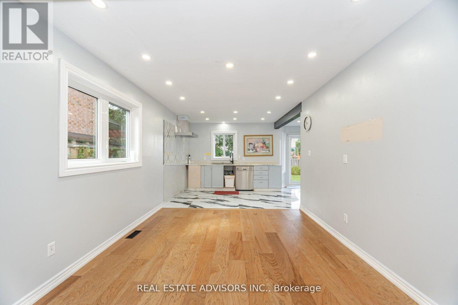 186 Ferndale Drive S, Barrie, Ontario  L4N 8A1 - Photo 7 - S12521720