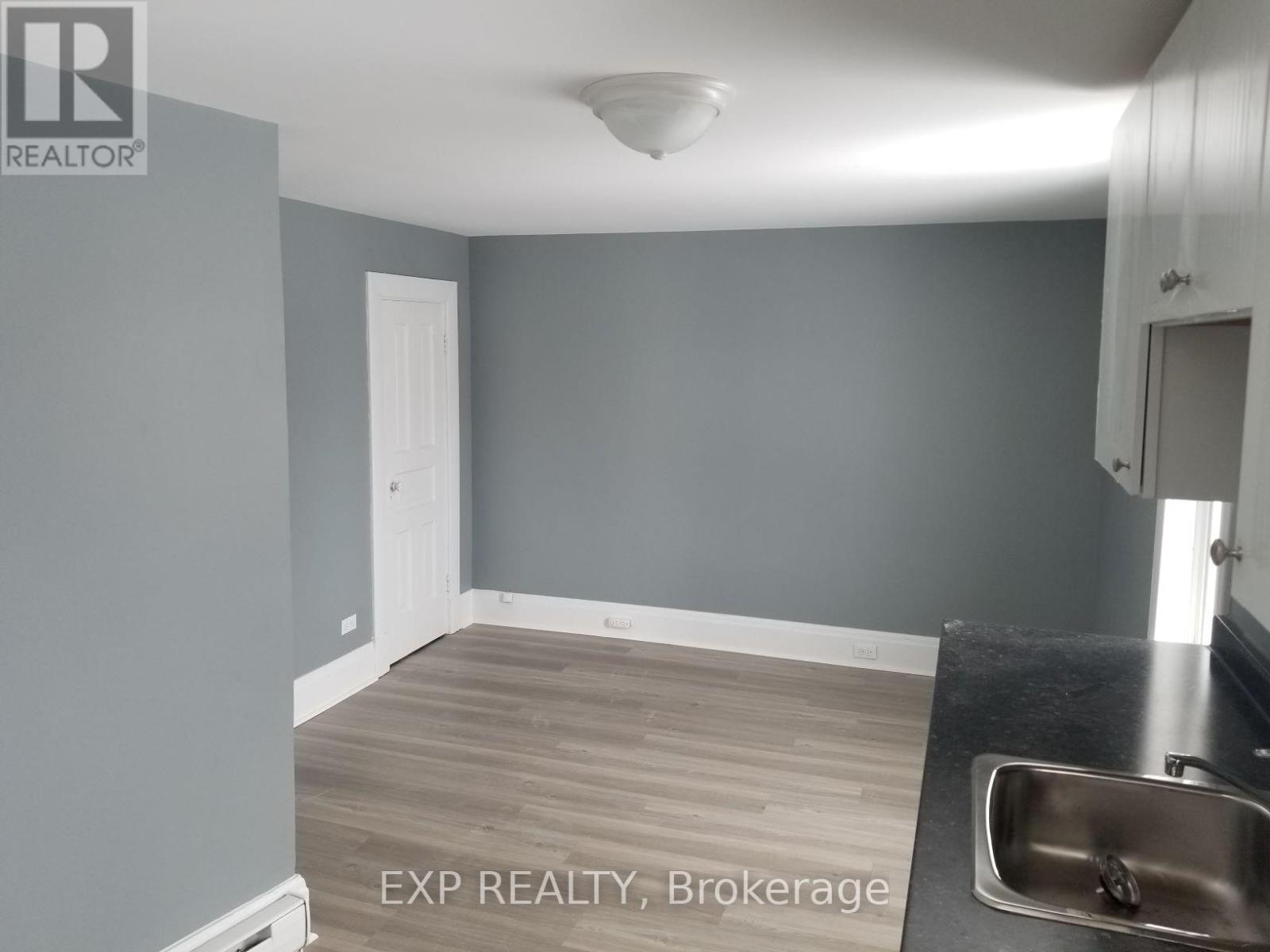 436 Queen Street, Midland, Ontario  L4R 3J1 - Photo 5 - S12521768