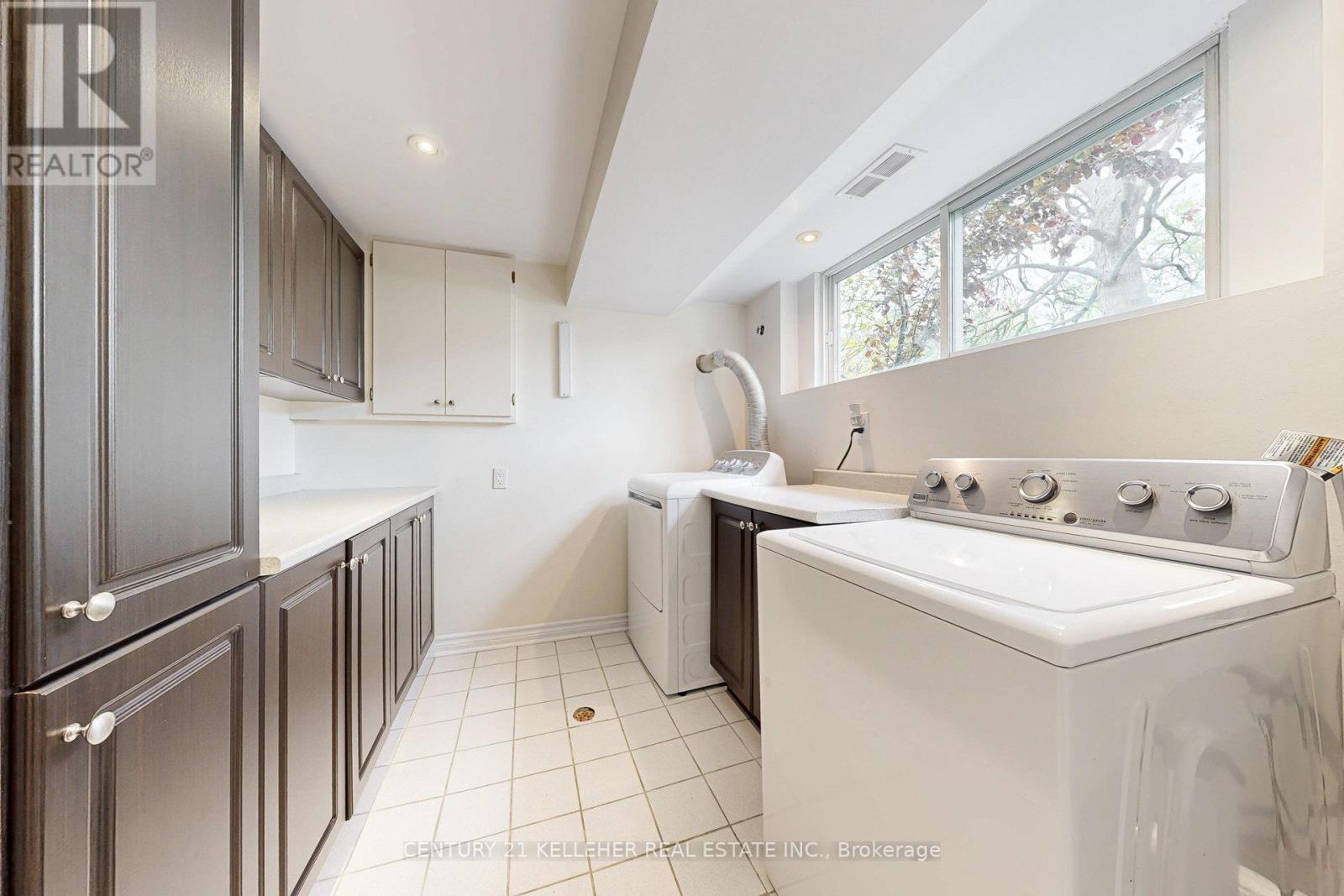 183 Westminster Drive, Oakville, Ontario  L6L 4H8 - Photo 31 - W12252150