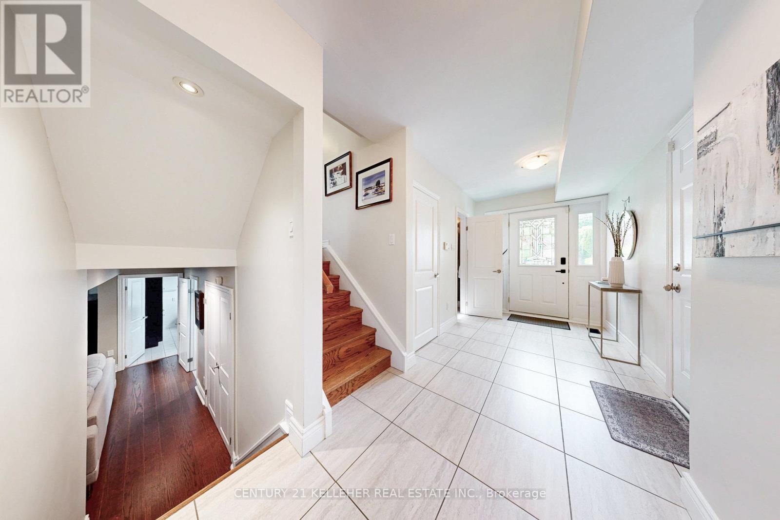 183 Westminster Drive, Oakville, Ontario  L6L 4H8 - Photo 7 - W12252150