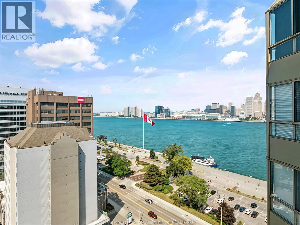 75 Riverside Drive East Unit# 1810, Windsor, Ontario N9A 7C4 - Photo 2 - 25028349
