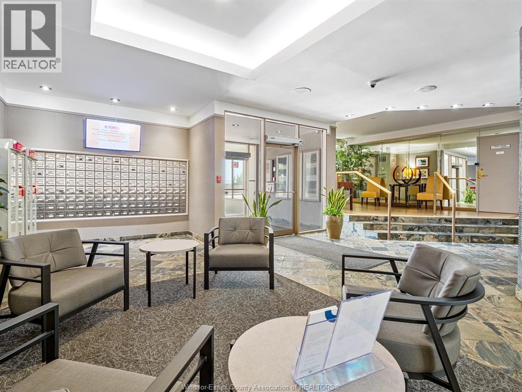 75 Riverside Drive East Unit# 1810, Windsor, Ontario N9A 7C4 - Photo 3 - 25028349