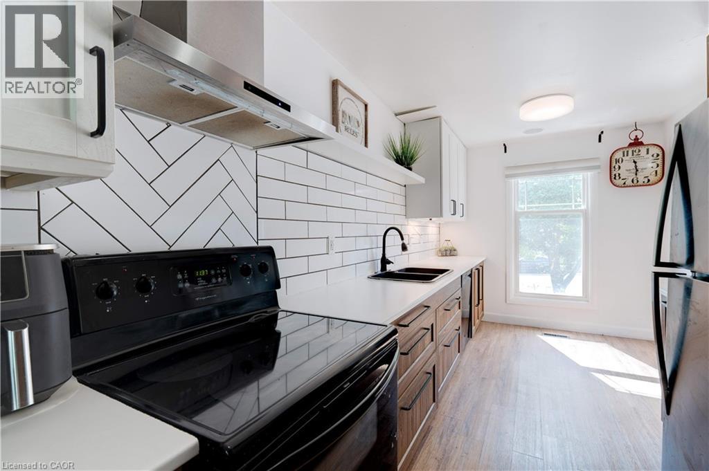 2261 Leominster Drive, Burlington, Ontario  L7P 3W8 - Photo 6 - 40786567