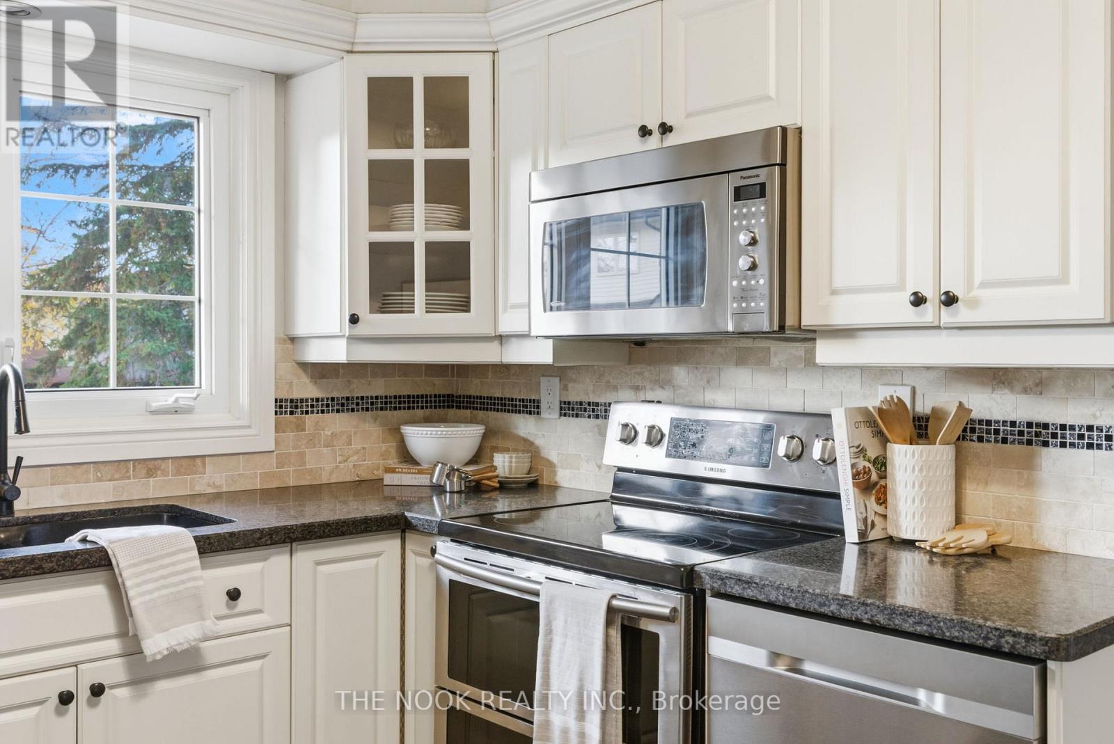 512 Athol Street, Whitby, Ontario  L1N 6L7 - Photo 16 - E12521870