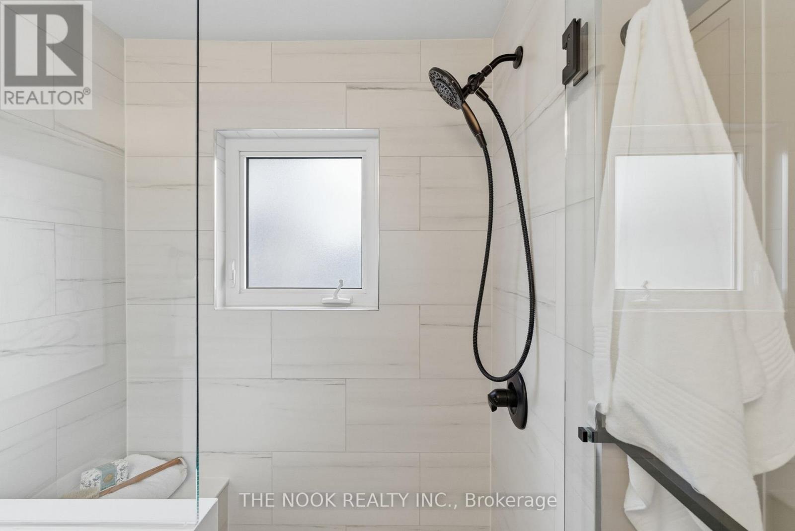 512 Athol Street, Whitby, Ontario  L1N 6L7 - Photo 30 - E12521870