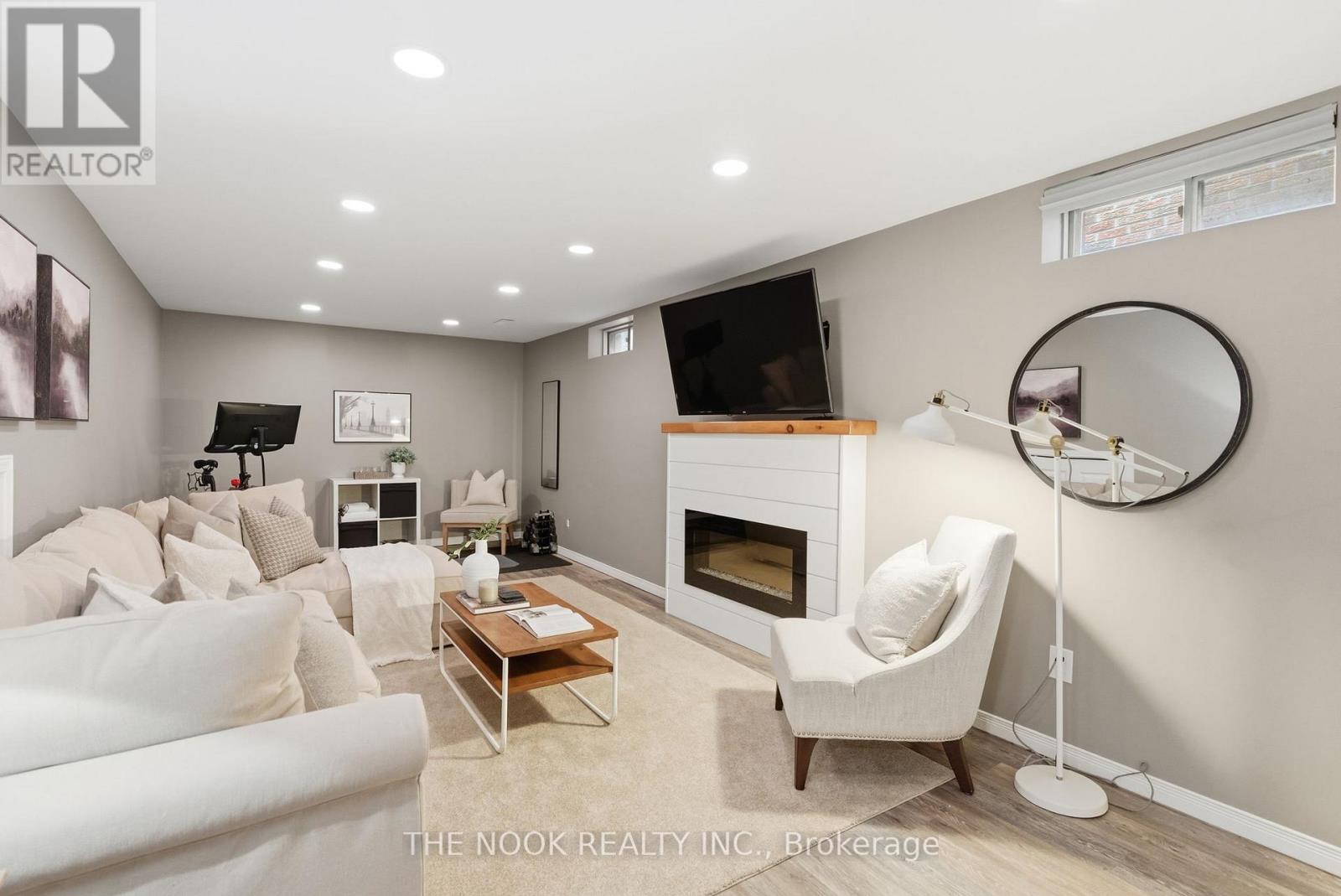 512 Athol Street, Whitby, Ontario  L1N 6L7 - Photo 38 - E12521870