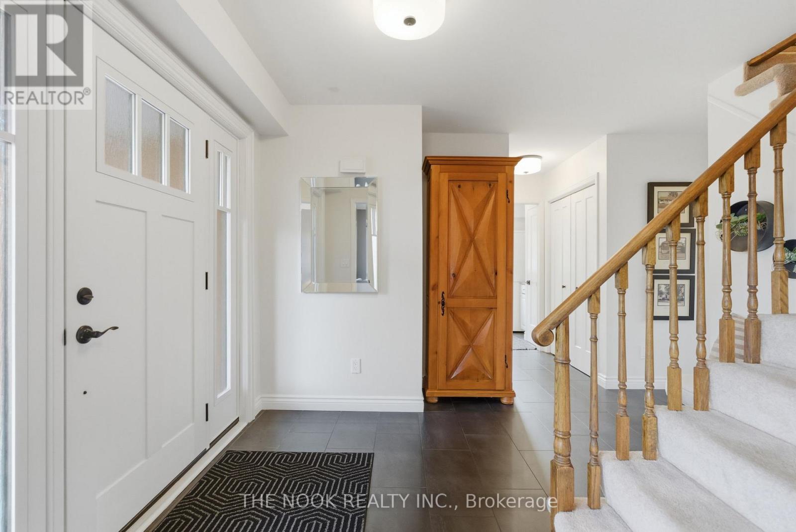 512 Athol Street, Whitby, Ontario  L1N 6L7 - Photo 5 - E12521870