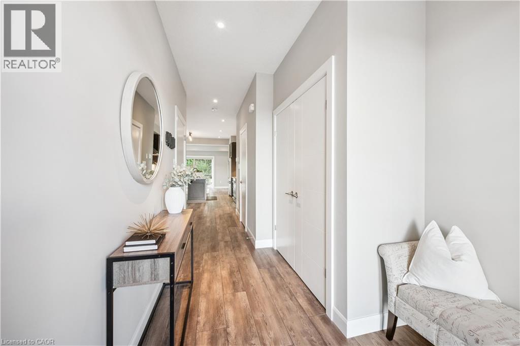 884 Robert Ferrie Drive, Kitchener, Ontario  N2R 0P2 - Photo 5 - 40779989