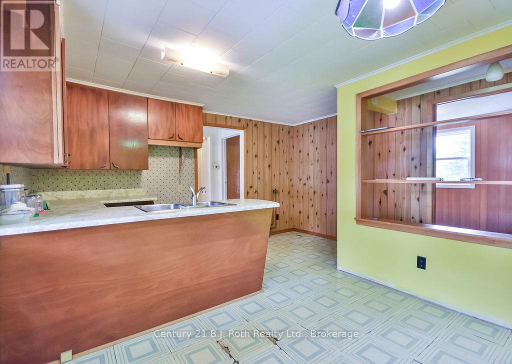 377 Barrie Road, Orillia, Ontario L3V 2S1 - Photo 10 - S12521916