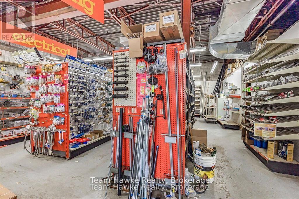 526 Dominion Avenue, Midland, Ontario L4R 1P8 - Photo 3 - S12522122