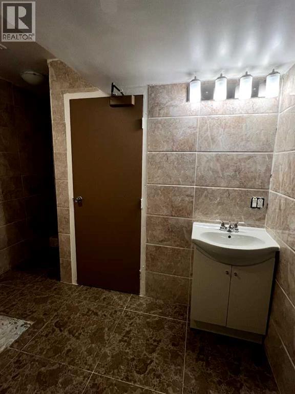 4419 55 Street, Red Deer, Alberta  T4N 2H3 - Photo 12 - A2258413