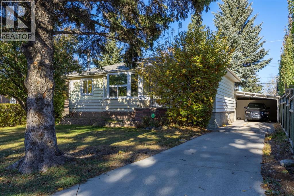 7932 36 Avenue Nw, Calgary, Alberta  T3B 1V7 - Photo 2 - A2264667