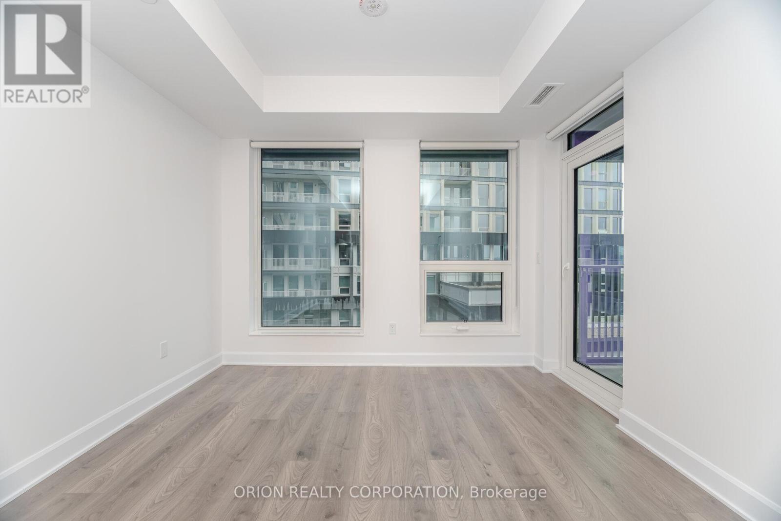 407 - 3240 William Coltson Avenue, Oakville, Ontario  L6H 8C8 - Photo 10 - W12521708