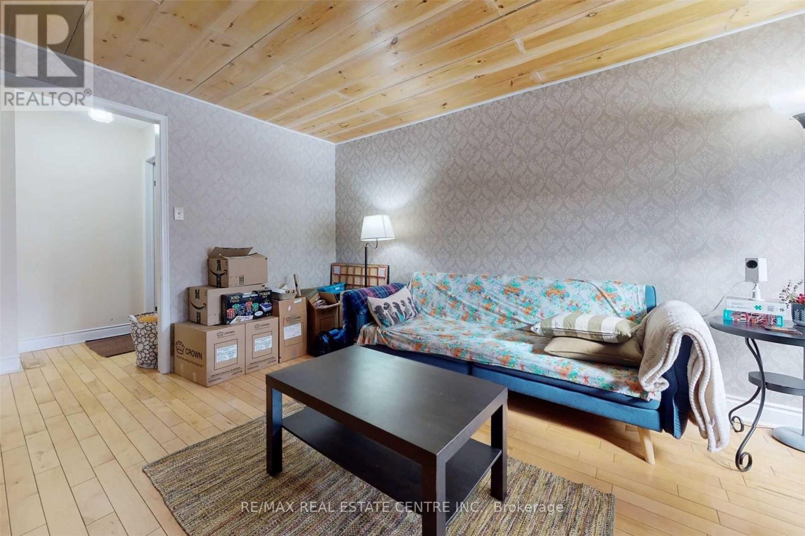 Main & 2nd Floor - 1671 Moongate Crescent, Mississauga, Ontario  L5M 4T2 - Photo 10 - W12521722