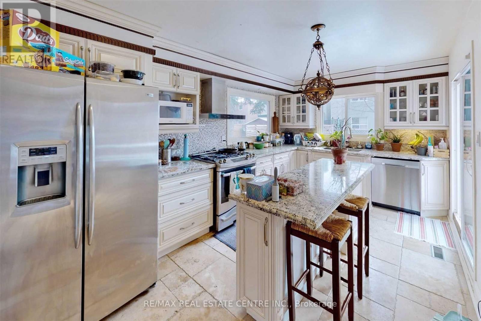 Main & 2nd Floor - 1671 Moongate Crescent, Mississauga, Ontario  L5M 4T2 - Photo 12 - W12521722