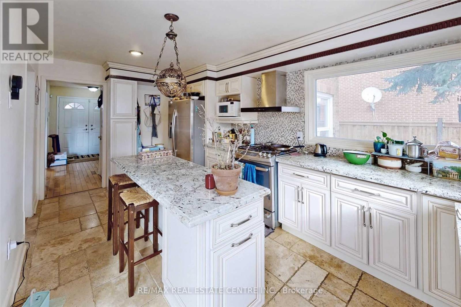 Main & 2nd Floor - 1671 Moongate Crescent, Mississauga, Ontario  L5M 4T2 - Photo 13 - W12521722