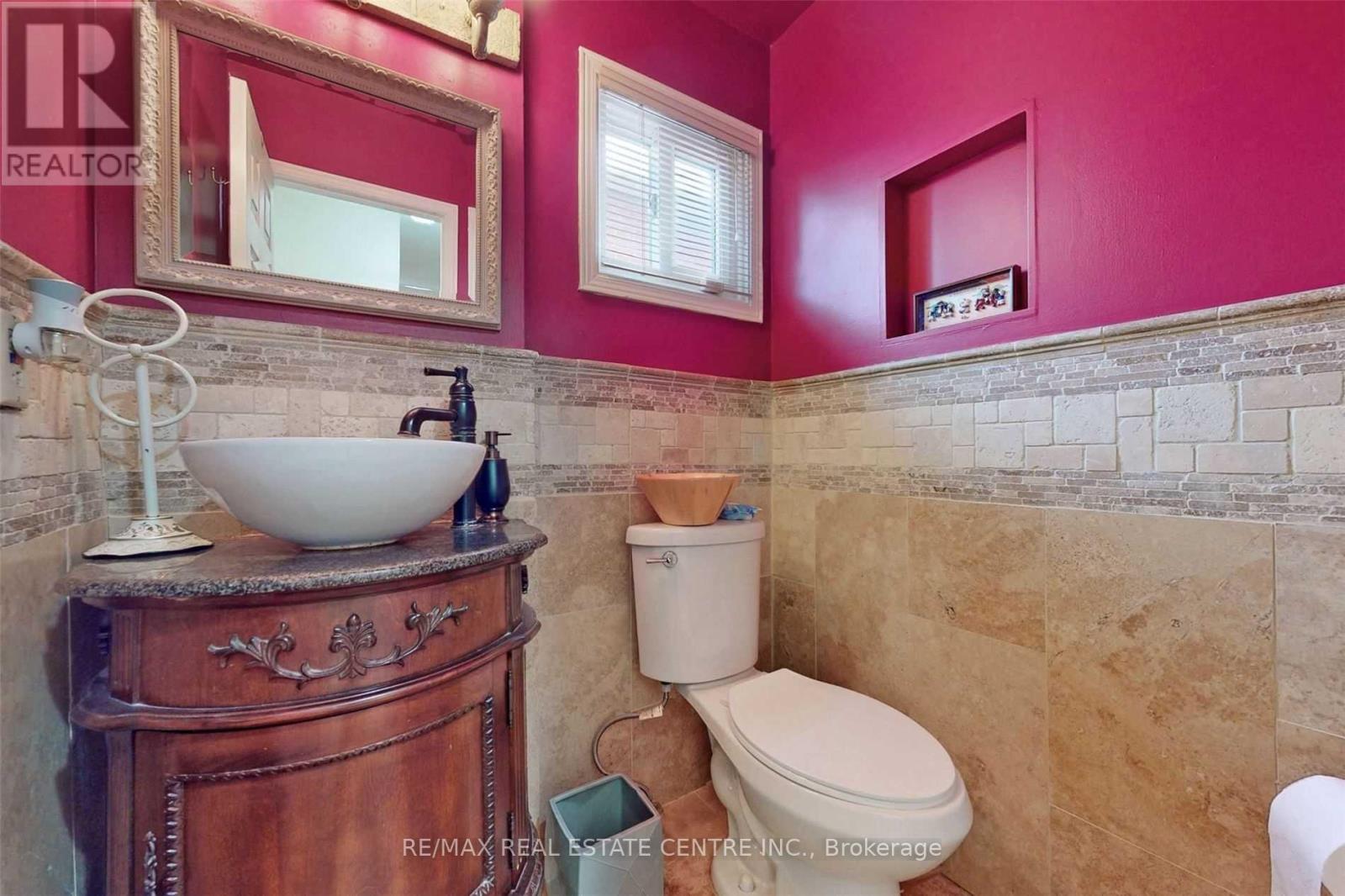 Main & 2nd Floor - 1671 Moongate Crescent, Mississauga, Ontario  L5M 4T2 - Photo 16 - W12521722