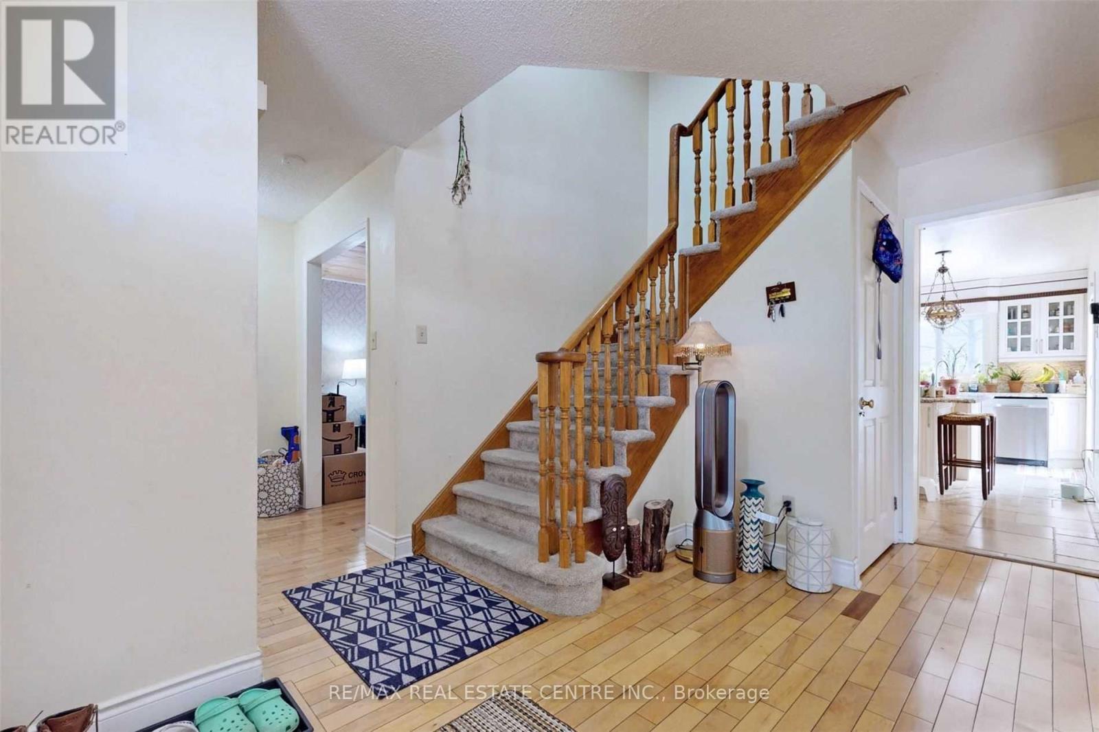 Main & 2nd Floor - 1671 Moongate Crescent, Mississauga, Ontario  L5M 4T2 - Photo 18 - W12521722