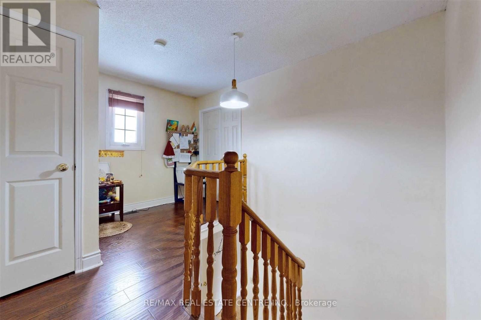 Main & 2nd Floor - 1671 Moongate Crescent, Mississauga, Ontario  L5M 4T2 - Photo 19 - W12521722