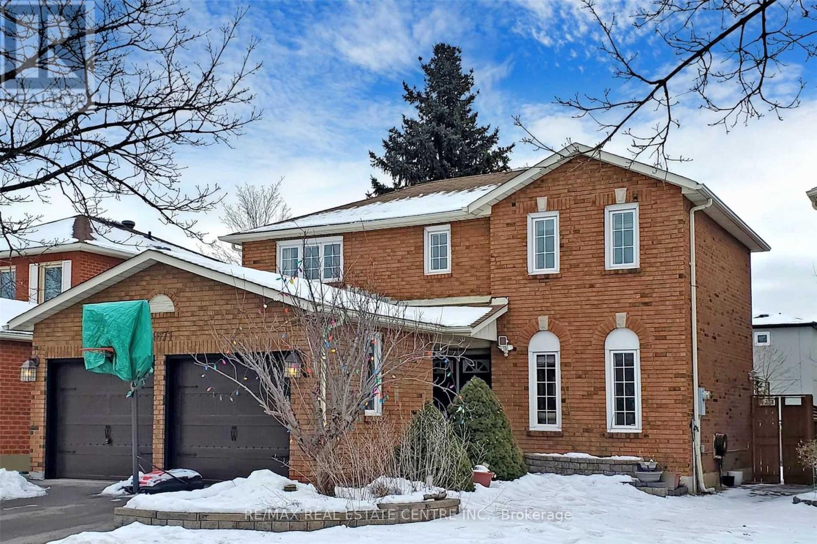 Main & 2nd Floor - 1671 Moongate Crescent, Mississauga, Ontario  L5M 4T2 - Photo 2 - W12521722