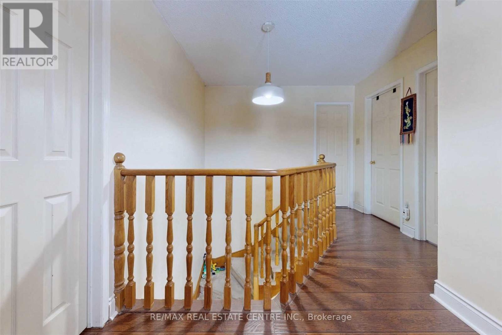 Main & 2nd Floor - 1671 Moongate Crescent, Mississauga, Ontario  L5M 4T2 - Photo 20 - W12521722