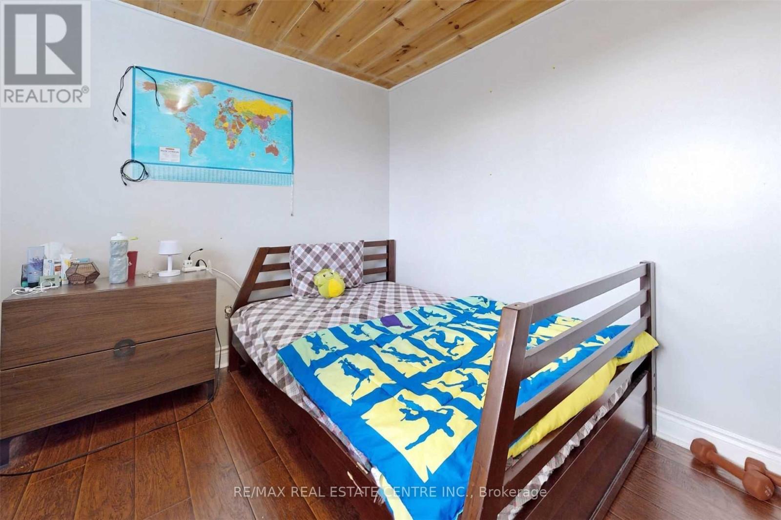 Main & 2nd Floor - 1671 Moongate Crescent, Mississauga, Ontario  L5M 4T2 - Photo 27 - W12521722