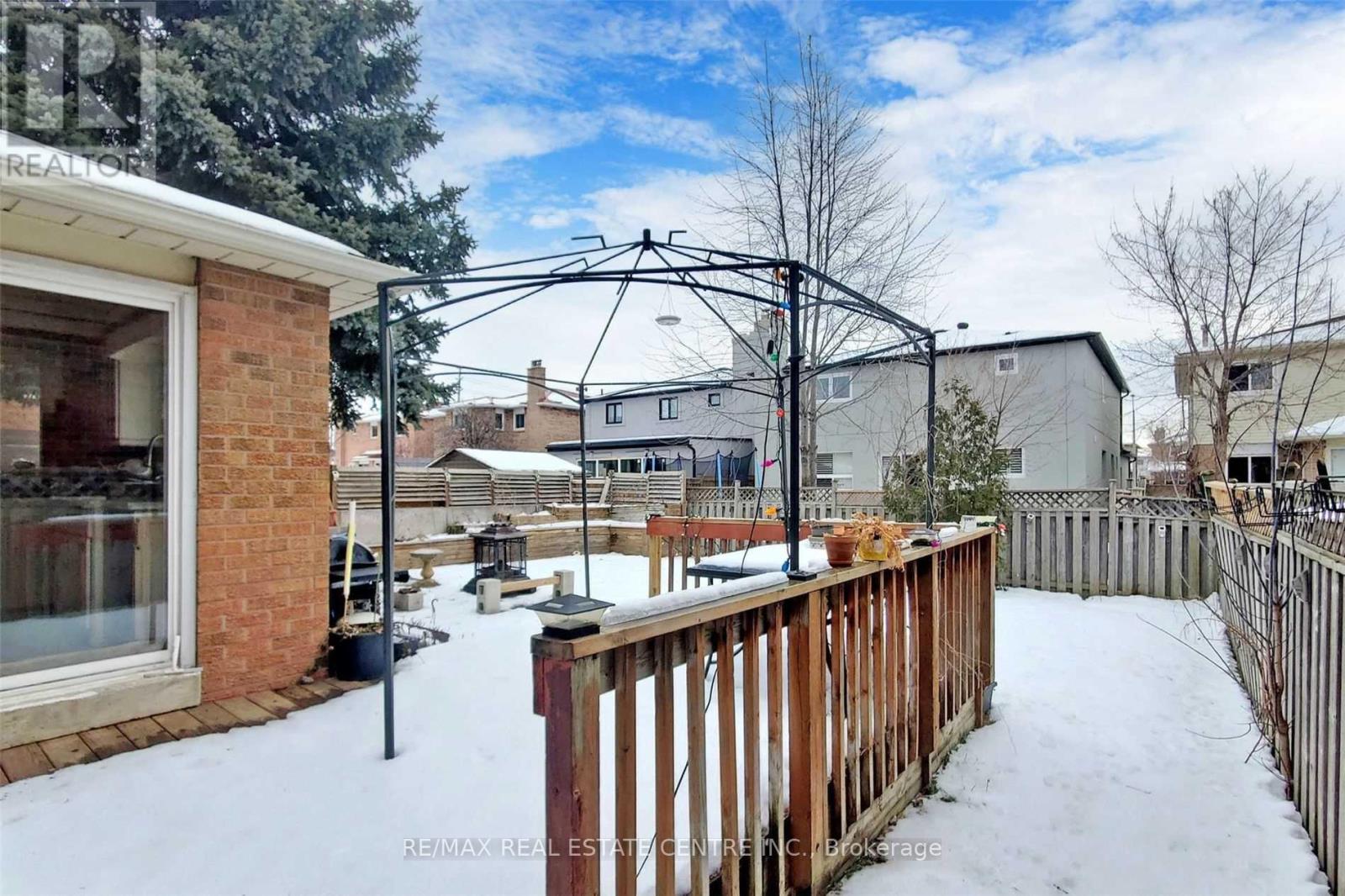 Main & 2nd Floor - 1671 Moongate Crescent, Mississauga, Ontario  L5M 4T2 - Photo 36 - W12521722