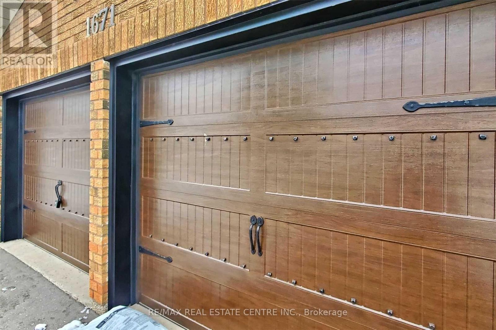 Main & 2nd Floor - 1671 Moongate Crescent, Mississauga, Ontario  L5M 4T2 - Photo 39 - W12521722