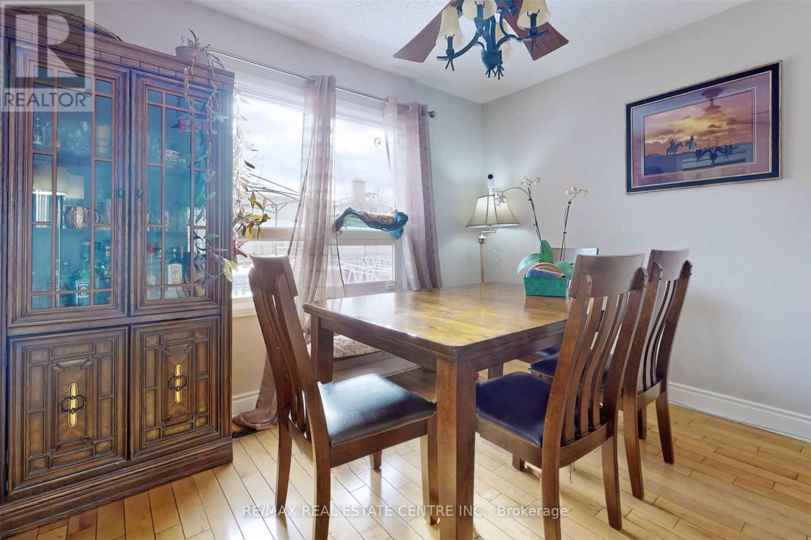 Main & 2nd Floor - 1671 Moongate Crescent, Mississauga, Ontario  L5M 4T2 - Photo 6 - W12521722