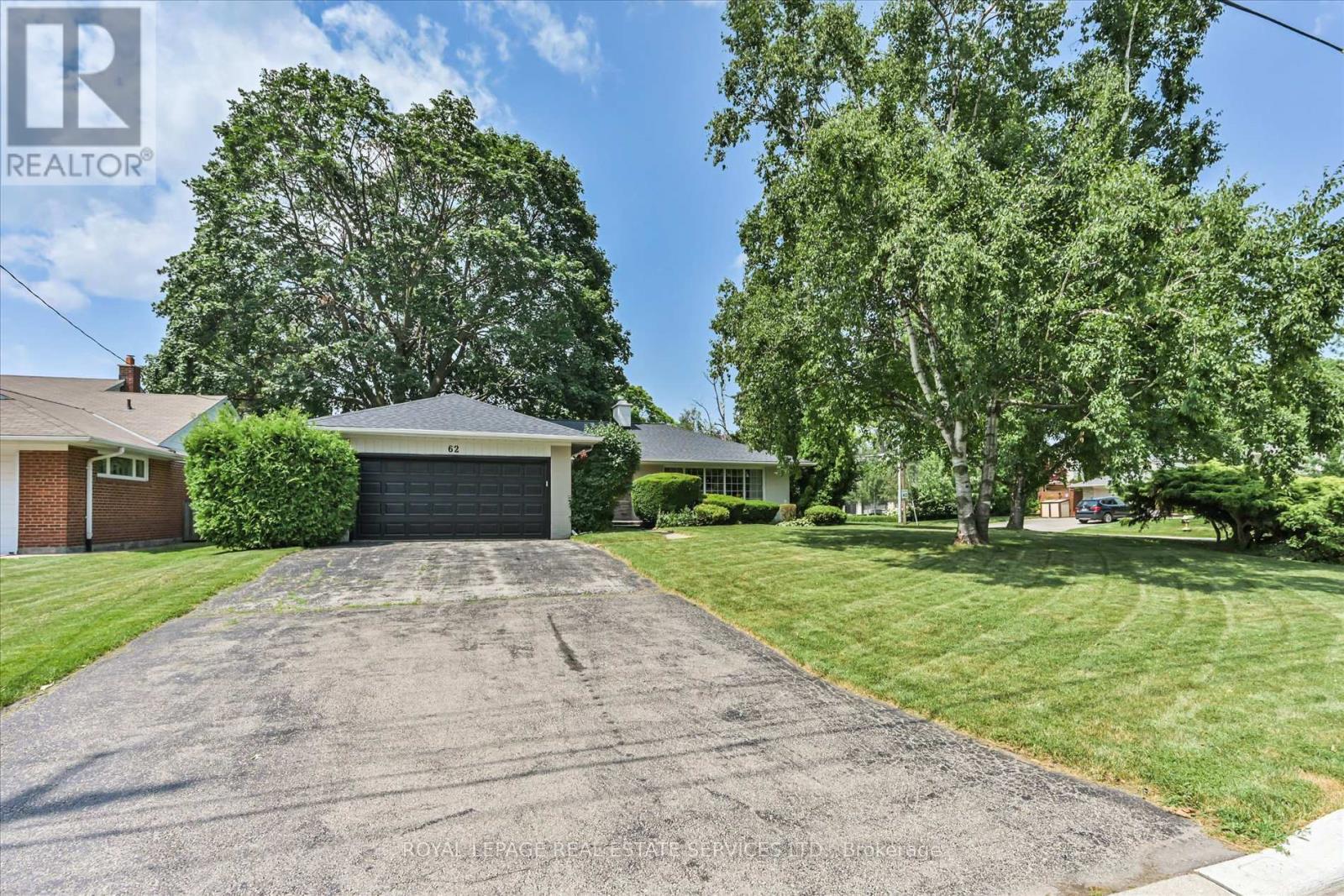 62 Princess Margaret Boulevard, Toronto, Ontario  M9A 2A2 - Photo 3 - W12521752