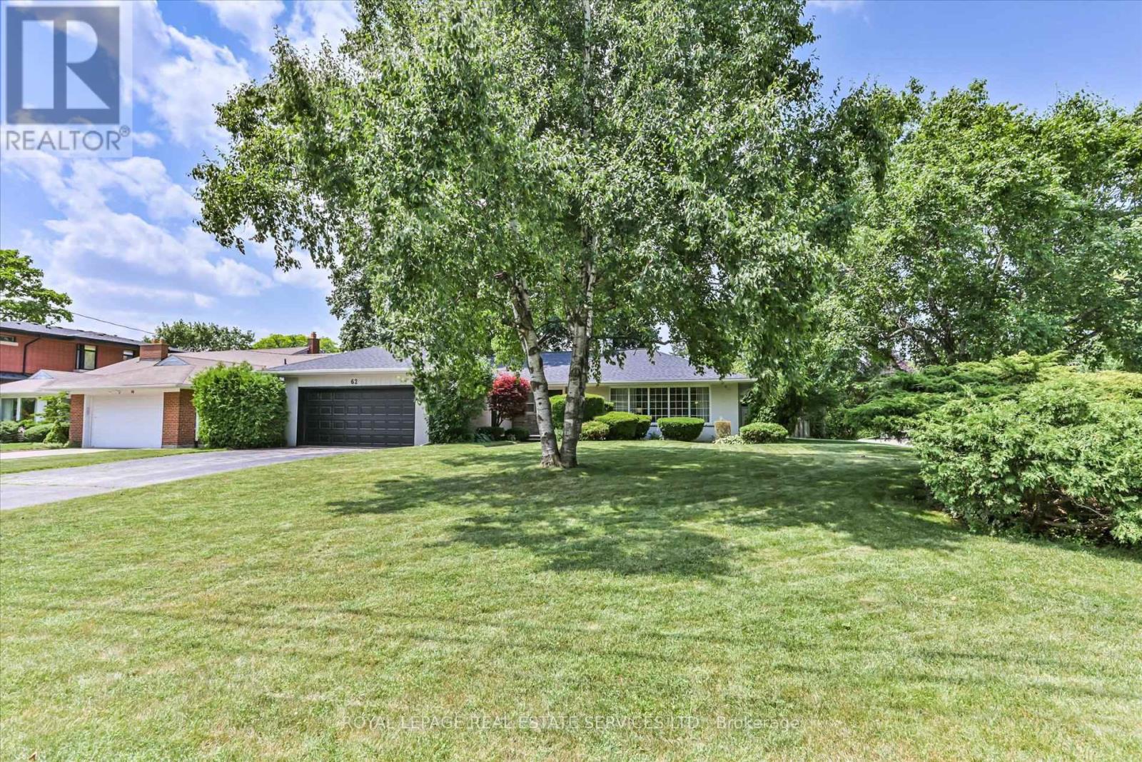 62 Princess Margaret Boulevard, Toronto, Ontario  M9A 2A2 - Photo 4 - W12521752