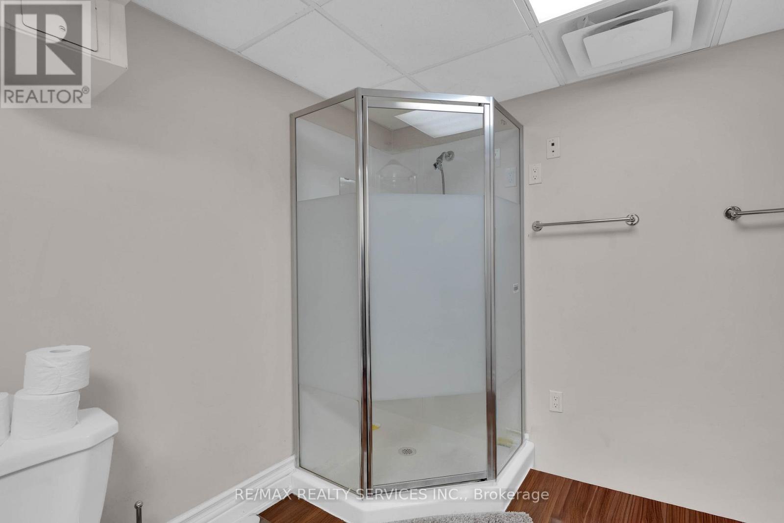 6780 Devand Drive, Mississauga, Ontario L5T 2G5 - Photo 11 - W12521816