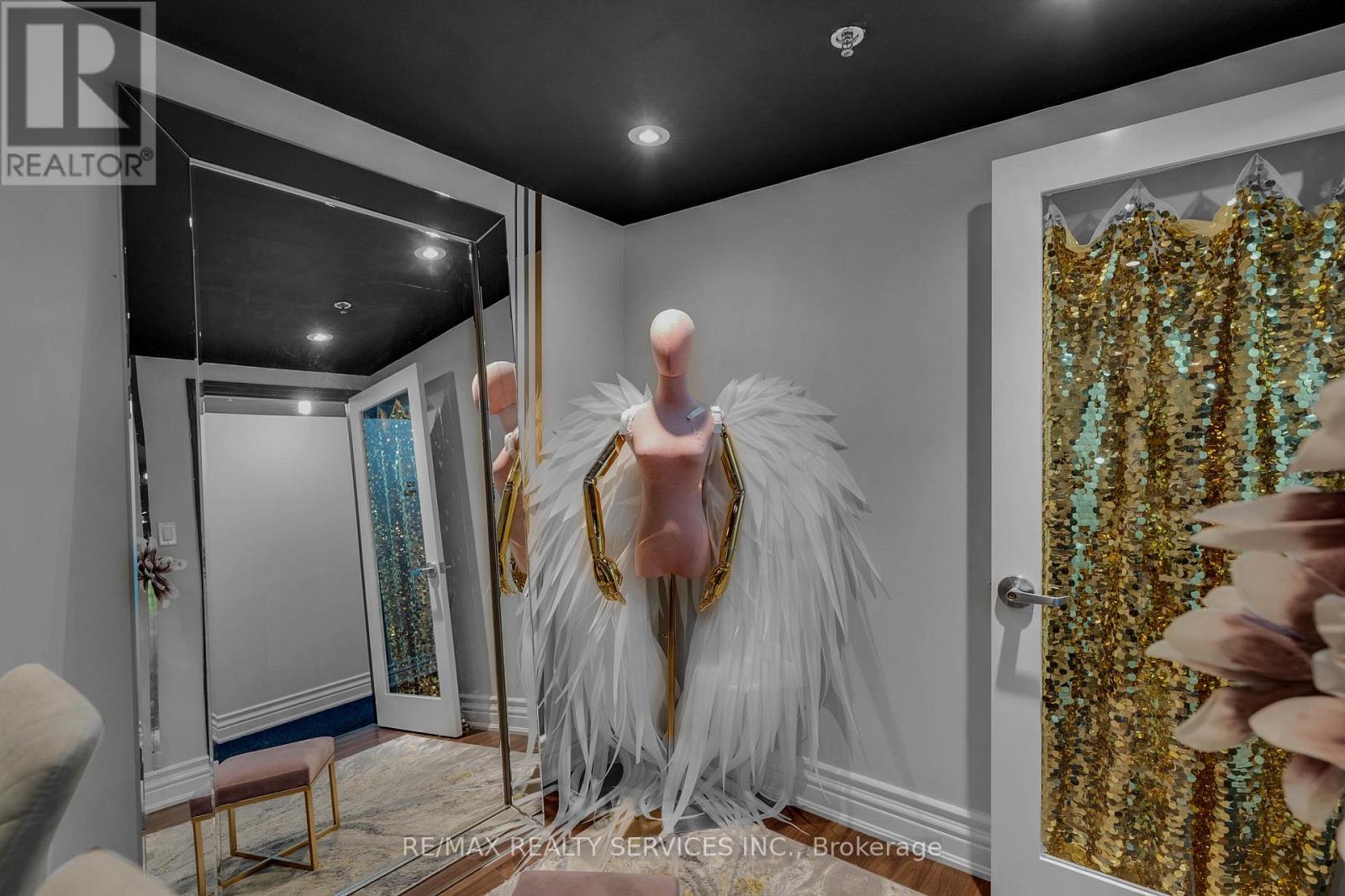 6780 Devand Drive, Mississauga, Ontario L5T 2G5 - Photo 14 - W12521816