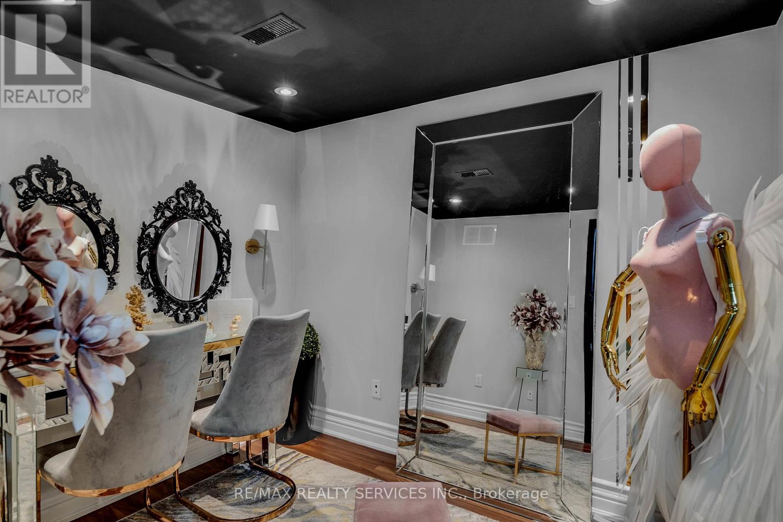 6780 Devand Drive, Mississauga, Ontario L5T 2G5 - Photo 15 - W12521816