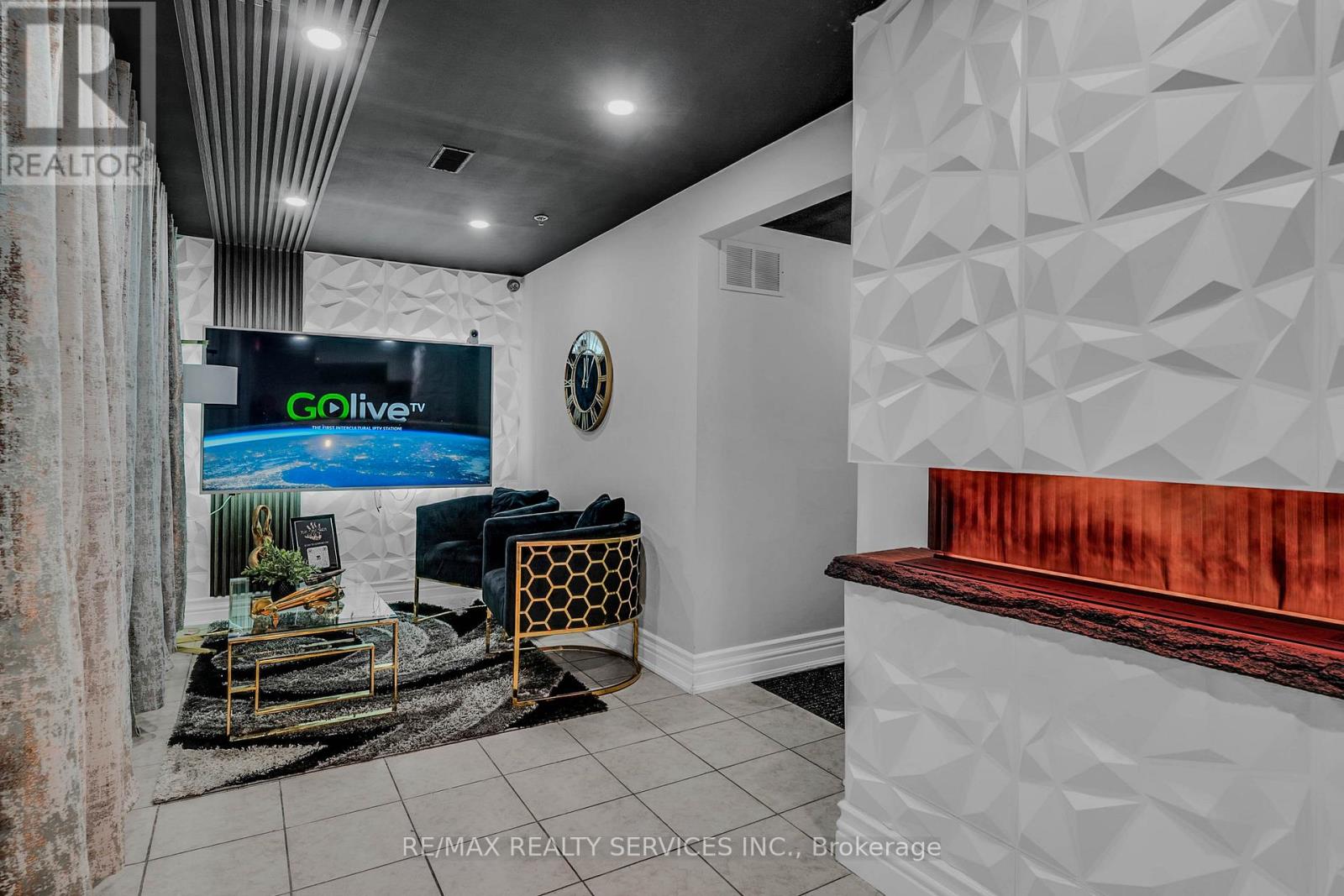 6780 Devand Drive, Mississauga, Ontario L5T 2G5 - Photo 16 - W12521816